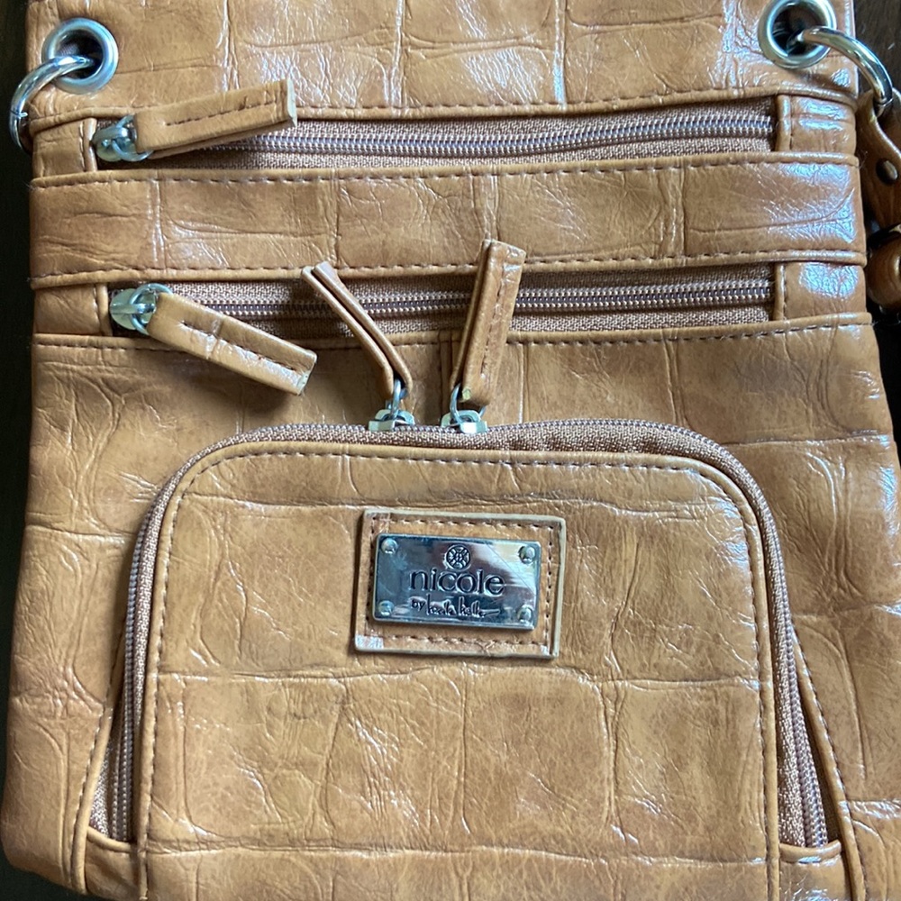 Nichole Miller crossbody satchel - Picture 5 of 11